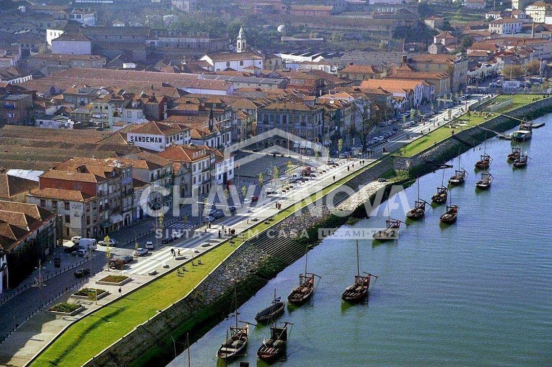 Terreno p/construção em altura c/vistas rio  - Vila Nova de Gaia (Zona Histórica)