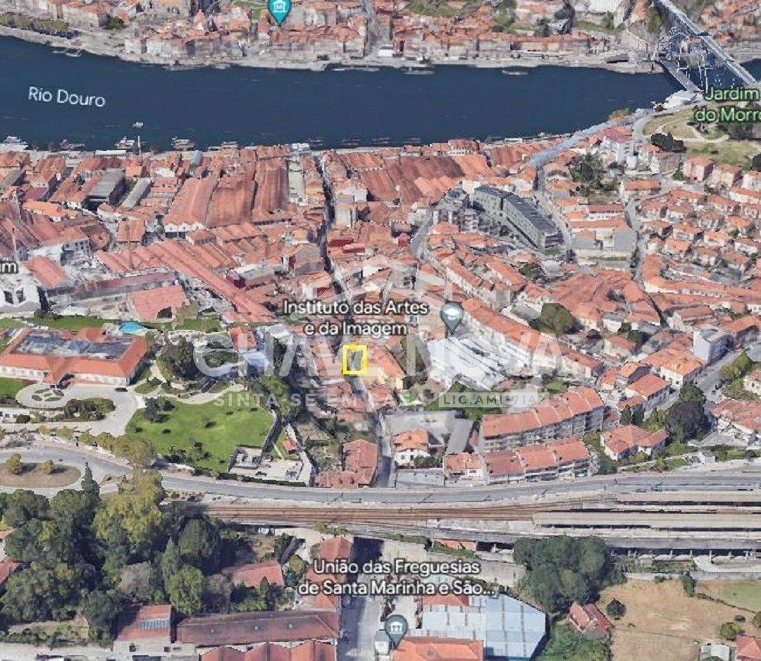 Terreno p/construção em altura c/vistas rio  - Vila Nova de Gaia (Zona Histórica)