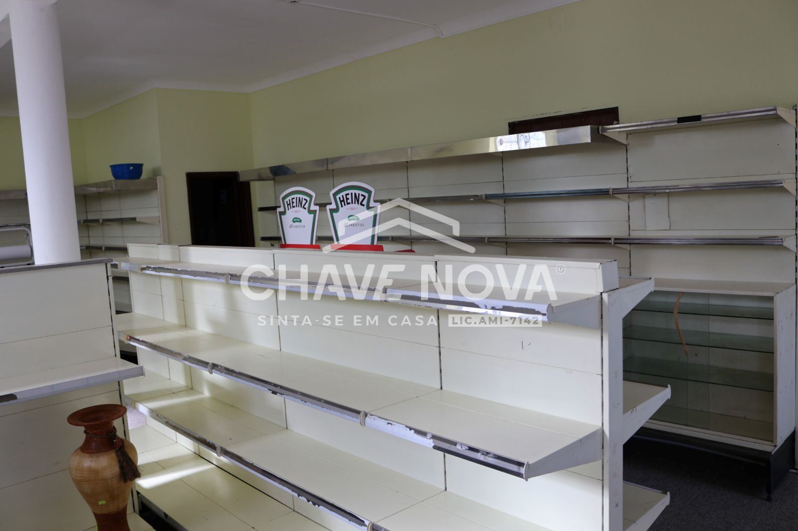 Loja para Arrendamento em Requeixo, Nossa Senhora de Fátima e Nariz Foto 4