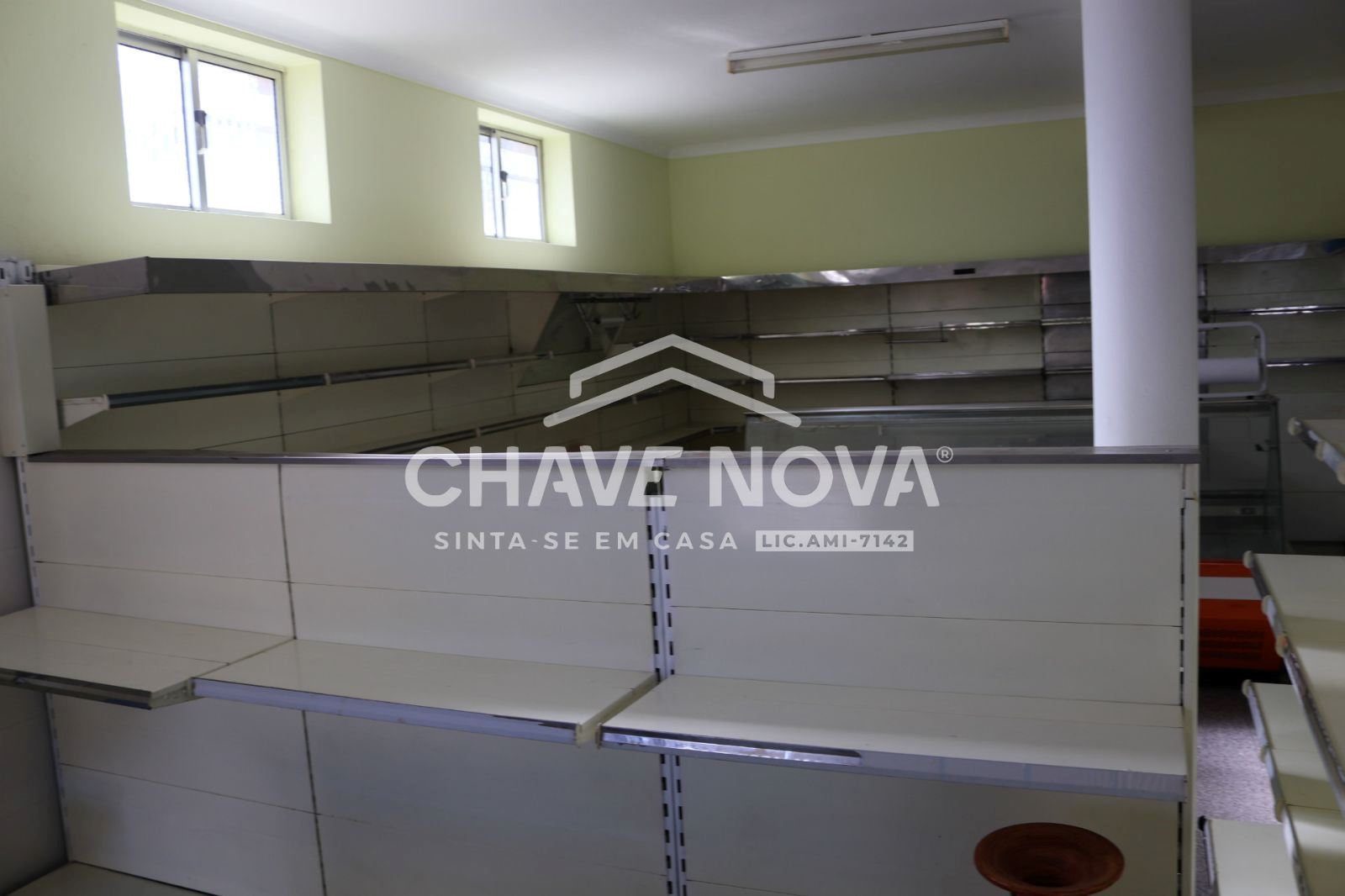 Loja para Arrendamento em Requeixo, Nossa Senhora de Fátima e Nariz Foto 5