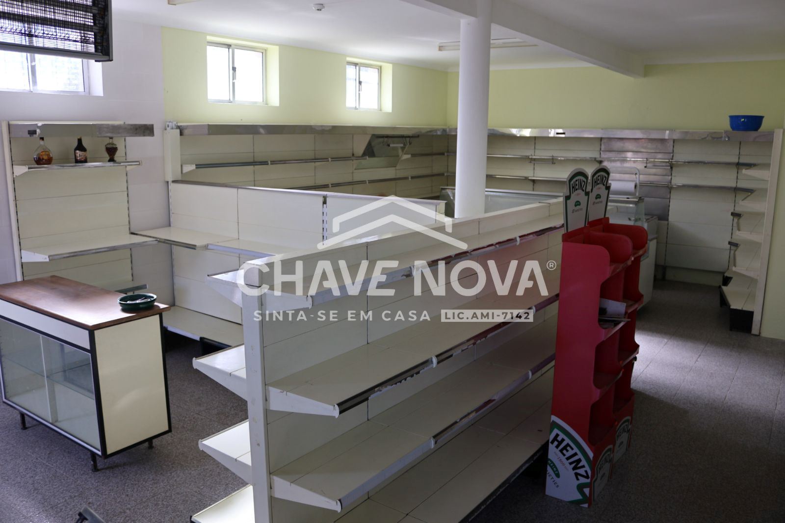 Loja para Arrendamento em Requeixo, Nossa Senhora de Fátima e Nariz Foto 10