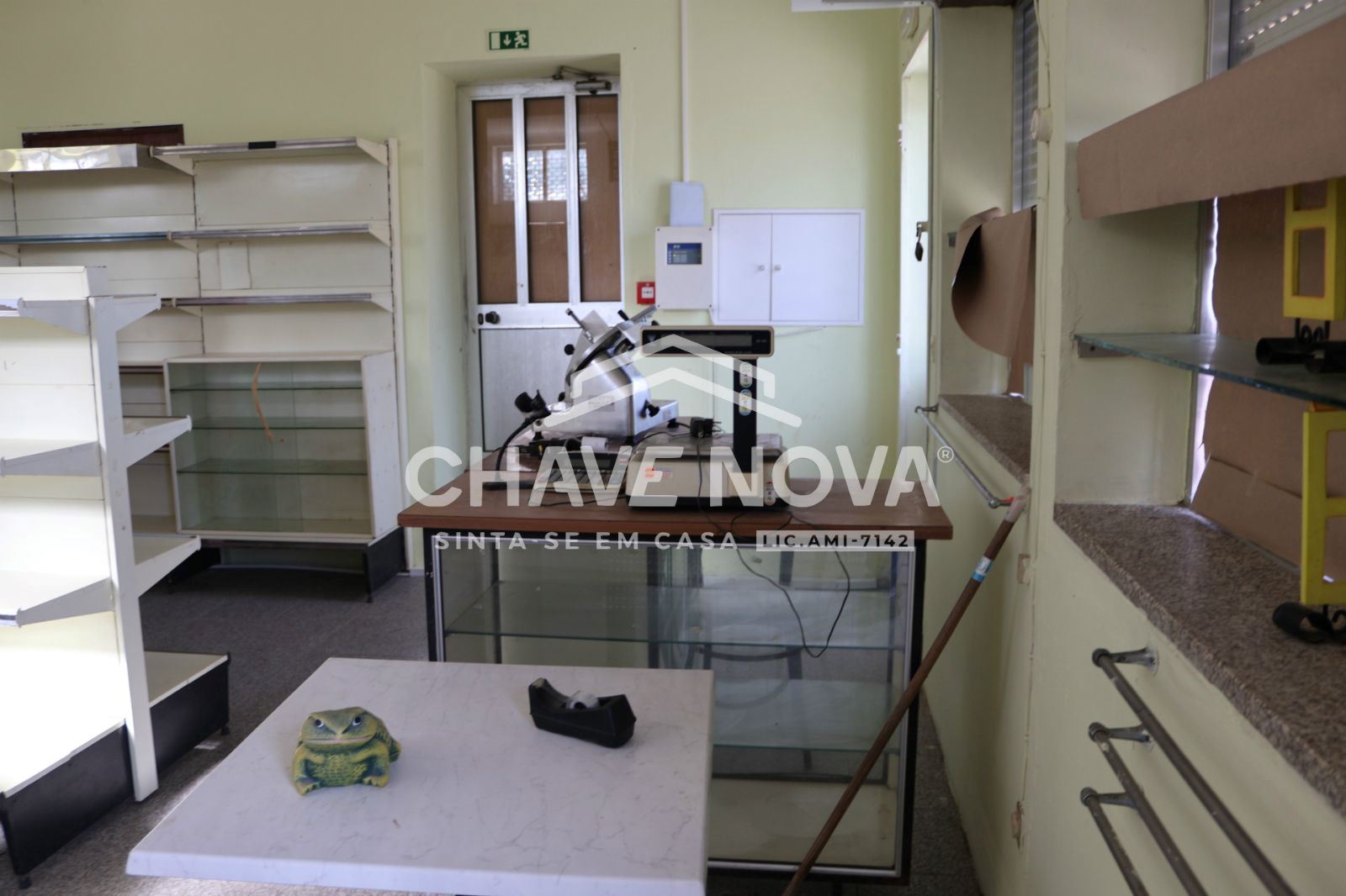 Loja para Arrendamento em Requeixo, Nossa Senhora de Fátima e Nariz Foto 14