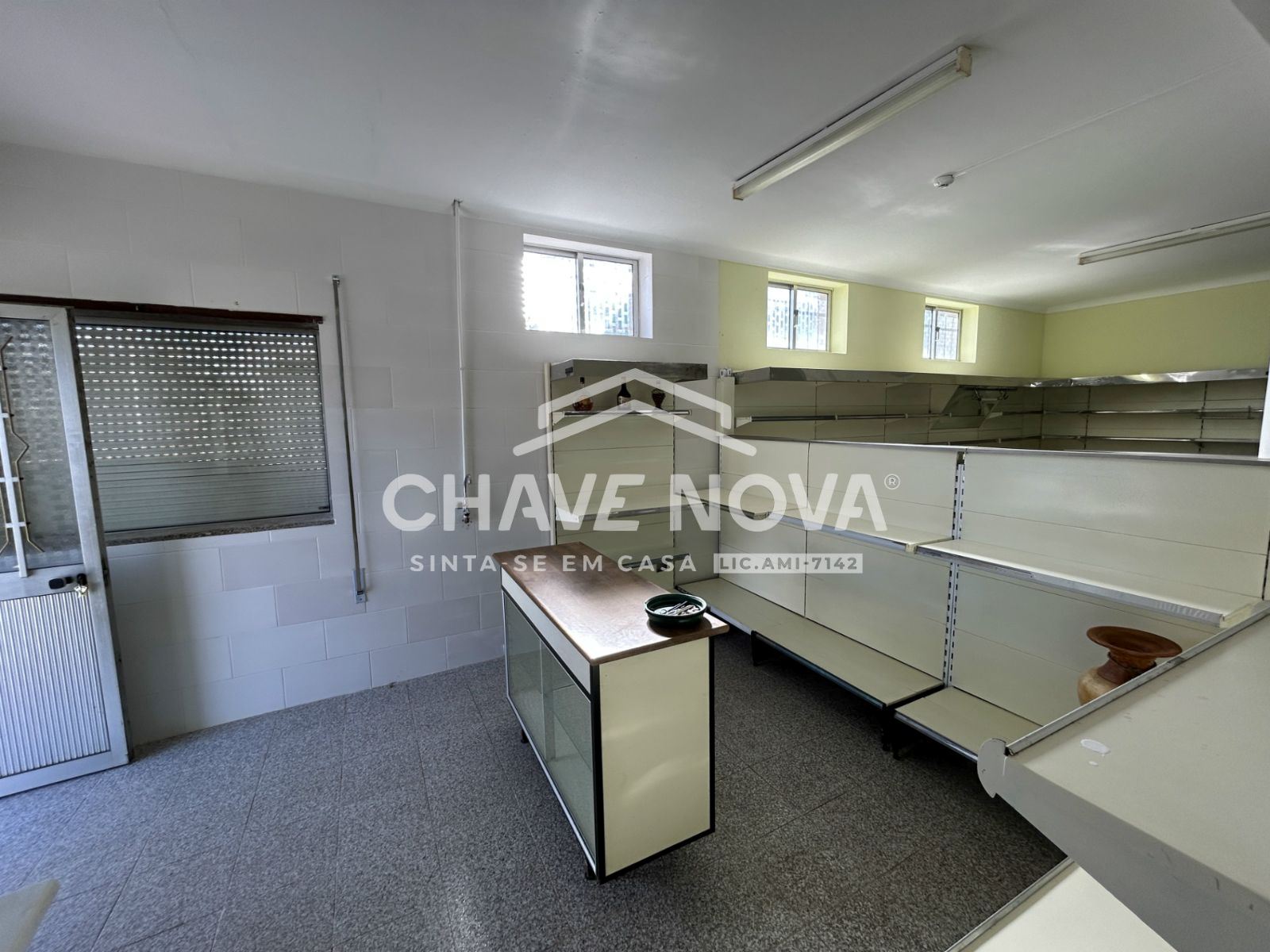 Loja para Arrendamento em Requeixo, Nossa Senhora de Fátima e Nariz Foto 25