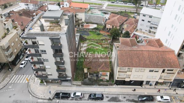 Land for sale in São João da Madeira, Portugal — €500,000