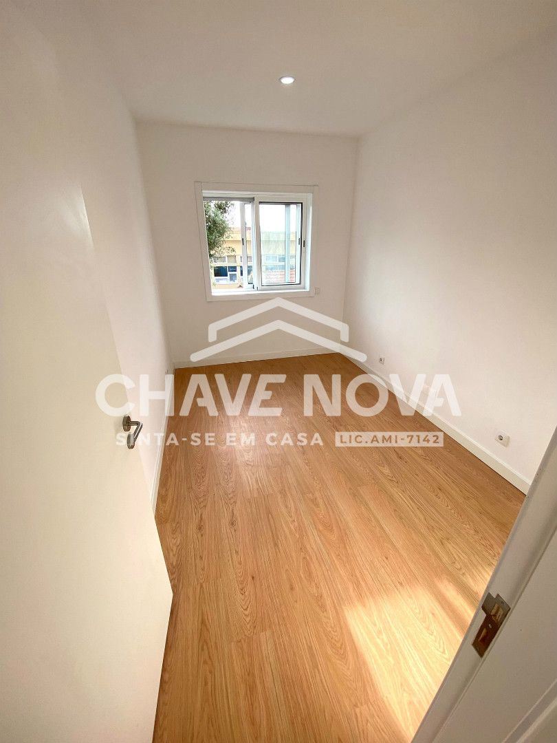 Apartamento T2 para Venda em Paranhos Foto 18/20