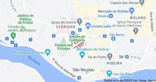 Prédio na zona Histórica do Porto