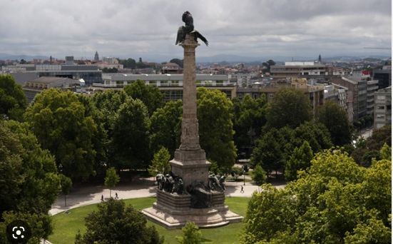 Prédio na zona Histórica do Porto