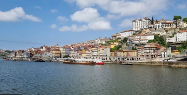 Prédio na zona Histórica do Porto