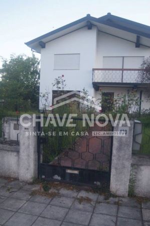 Moradia T5 c/Terreno - Monção (Cortes)