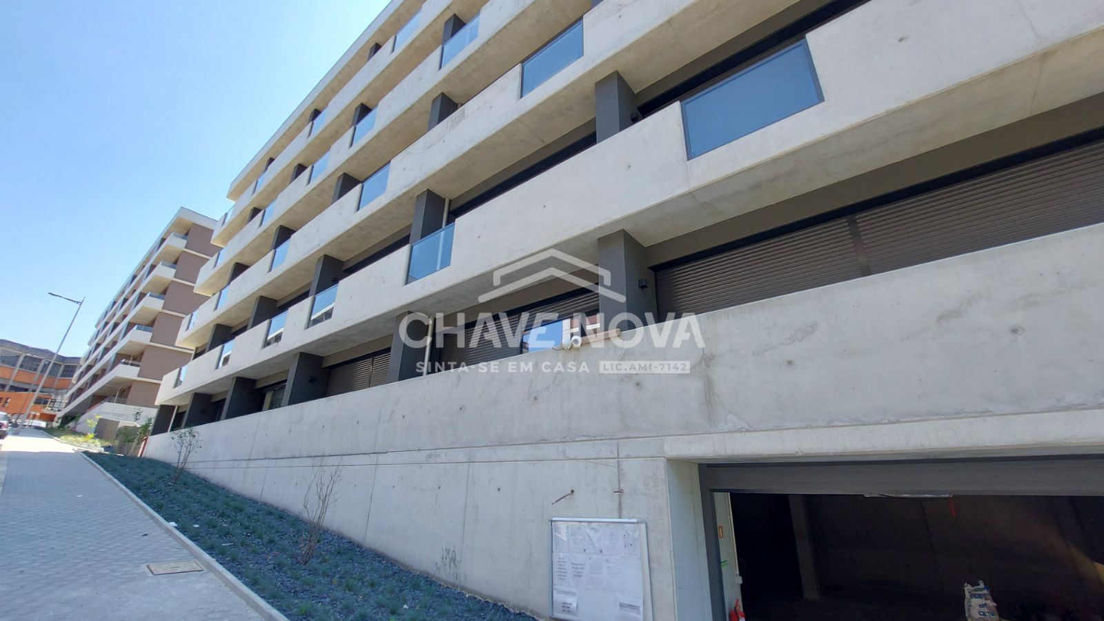 Apartamento T0 para Venda em Oliveira do Douro Foto 3