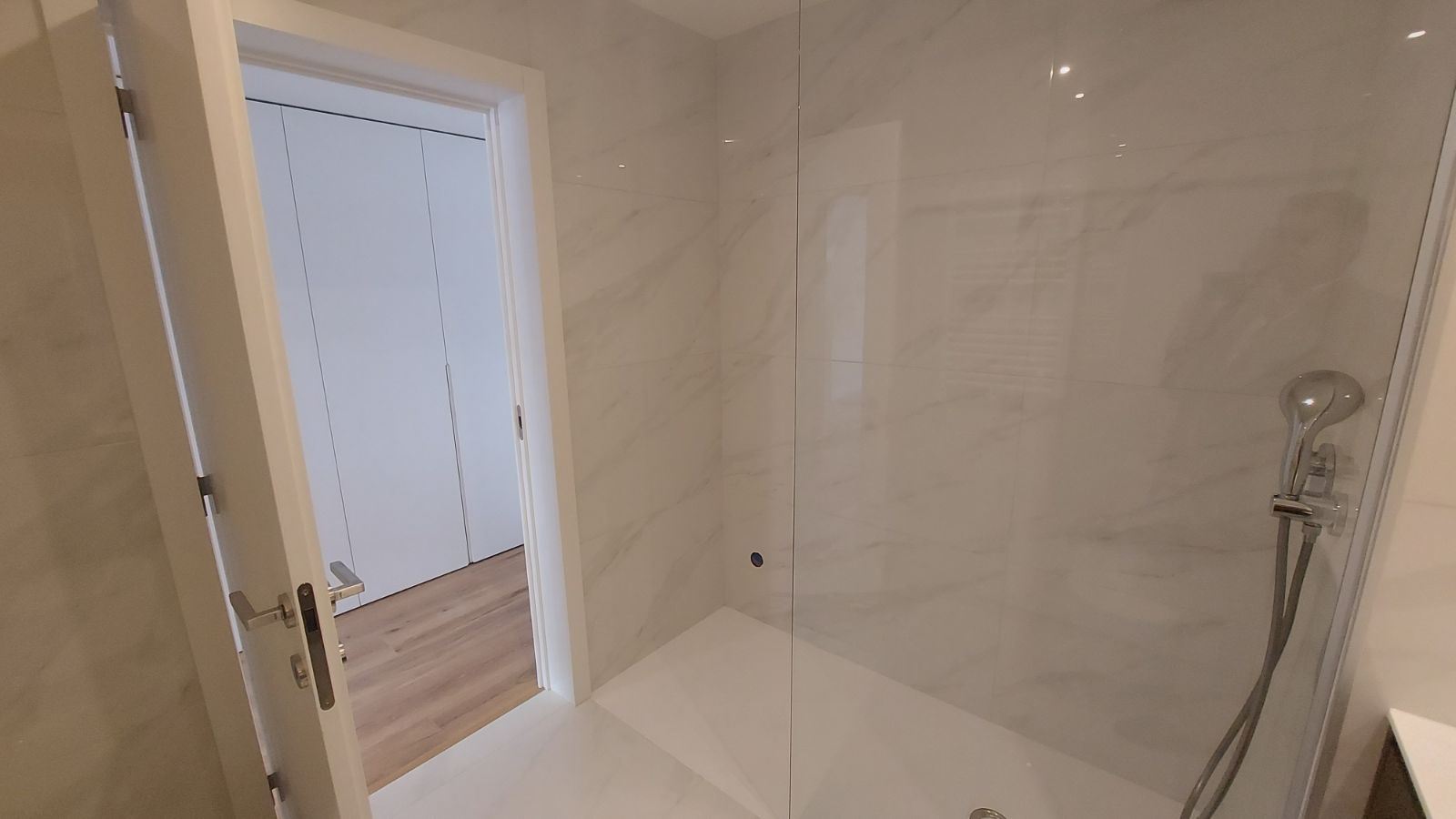 Apartamento T0 para Venda em Oliveira do Douro Foto 8