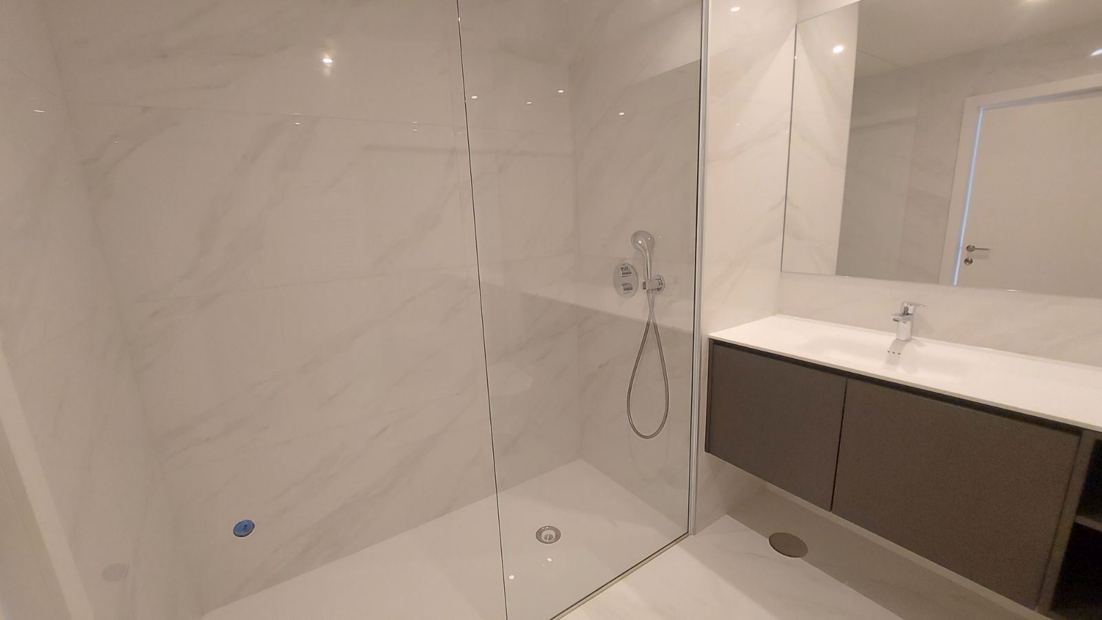 Apartamento T0 para Venda em Oliveira do Douro Foto 10