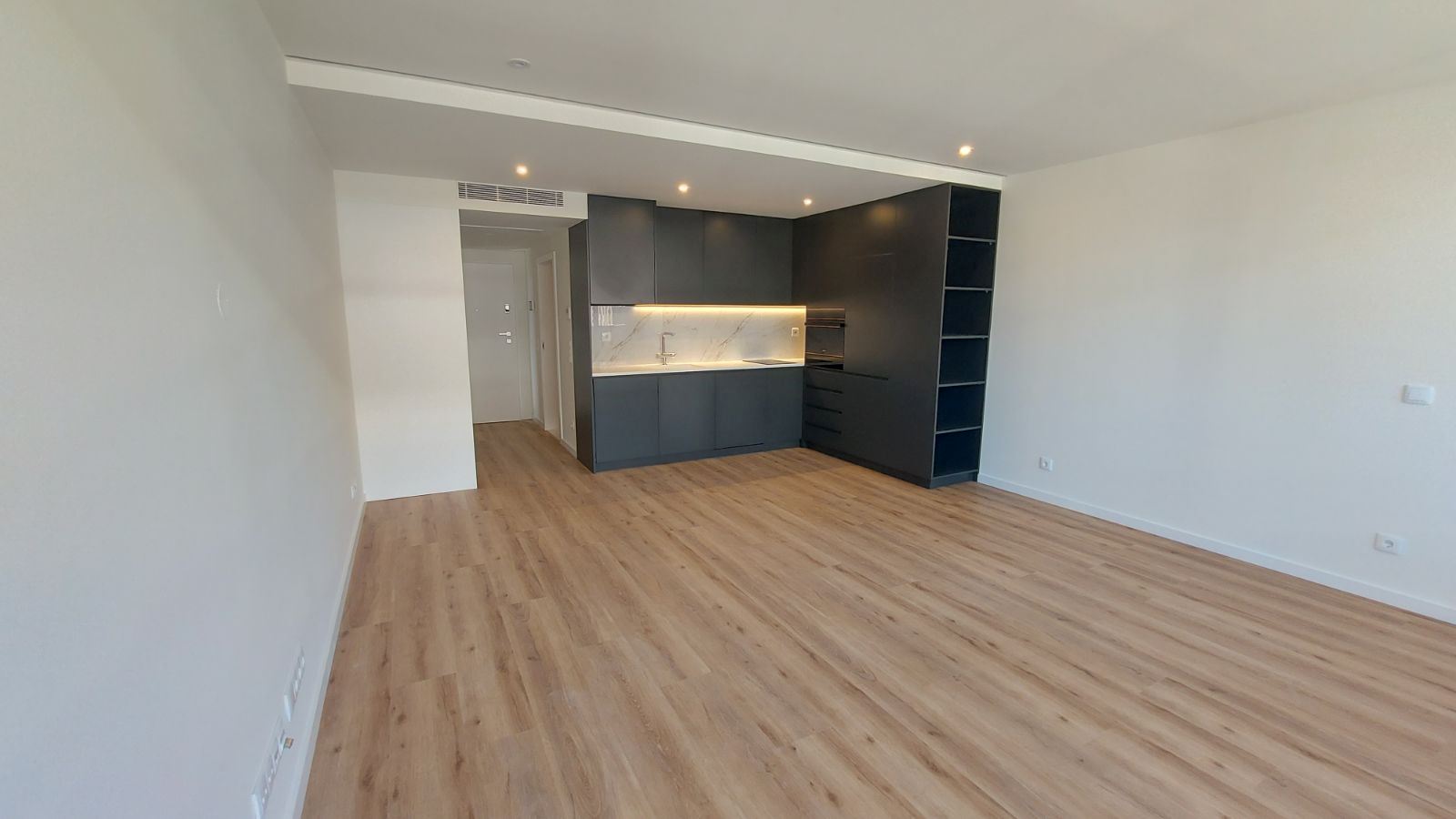 Apartamento T0 para Venda em Oliveira do Douro Foto 14