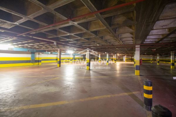 Estabelecimento Comercial de 2 frentes com 2 pisos na Avenida da Boavista