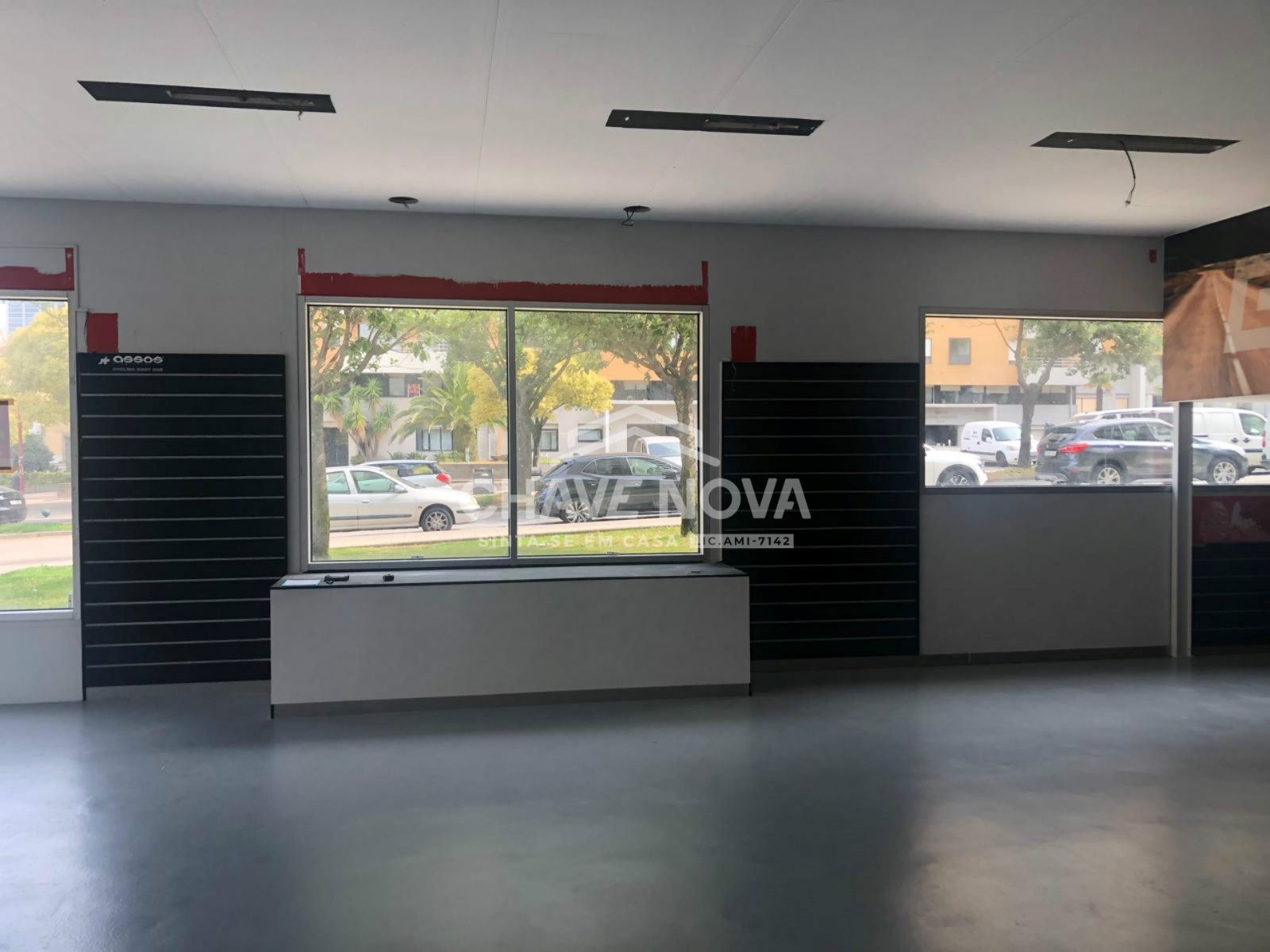 Loja para Arrendamento em Lordelo do Ouro e Massarelos Foto 9