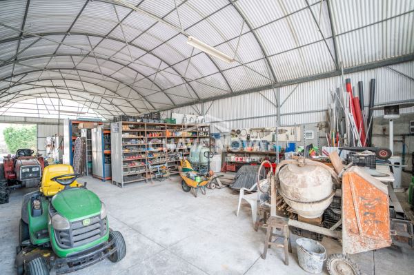 Quinta com duas Habitações independentes e espaço de eventos com 43000.00M2 - Paredes - Porto