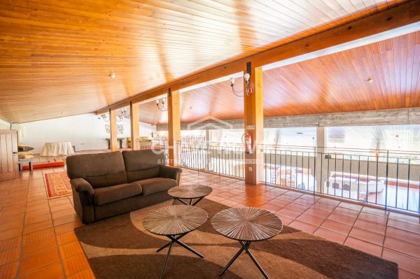 Quinta com duas Habitações independentes e espaço de eventos com 43000.00M2 - Paredes - Porto