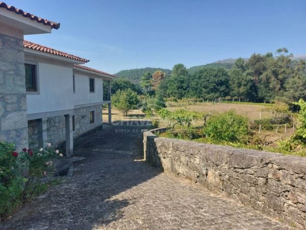 Quinta c/ terreno de 17.880mtrs2 | Arcos de Valdevez 