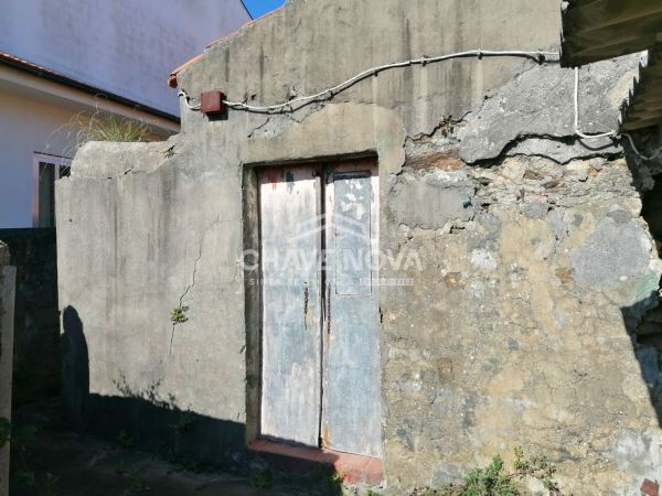 Moradia para Reconstrução em Espinho