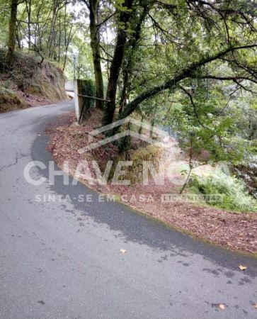 Fabuloso Terreno junto Água na Caniçada, Gerês
