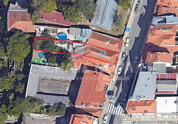 Prédio para Recuperar em Plena Rua da Alegria, Porto