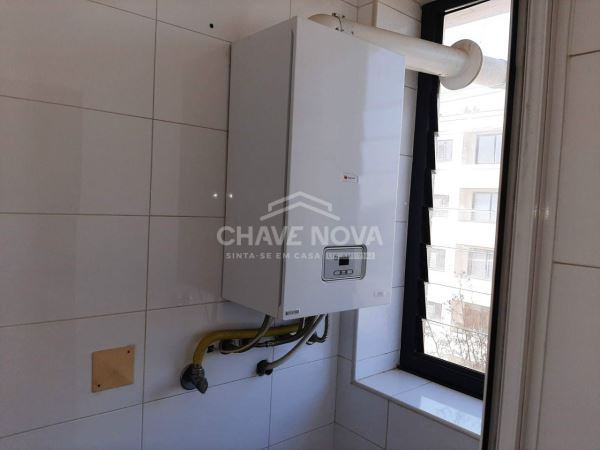 T3 com garagem e arrumos ao Amial