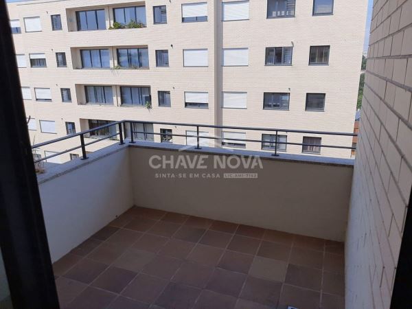 T3 com garagem e arrumos ao Amial