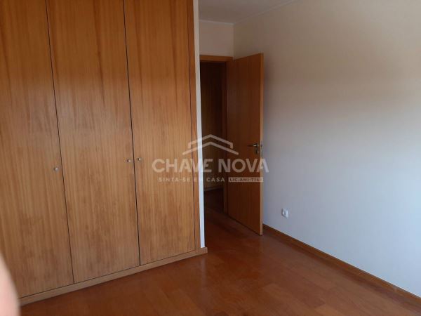 T3 com garagem e arrumos ao Amial