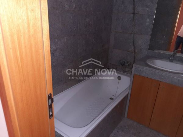 T3 com garagem e arrumos ao Amial