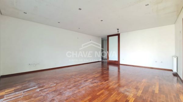 Apartamento T2 c/ lugar de garagem - Bonfim, Porto