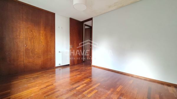 Apartamento T2 c/ lugar de garagem - Bonfim, Porto