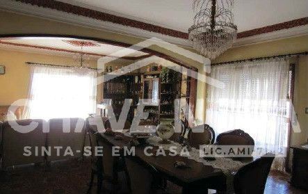 Moradia T3, para venda, com logradouro, em Salreu