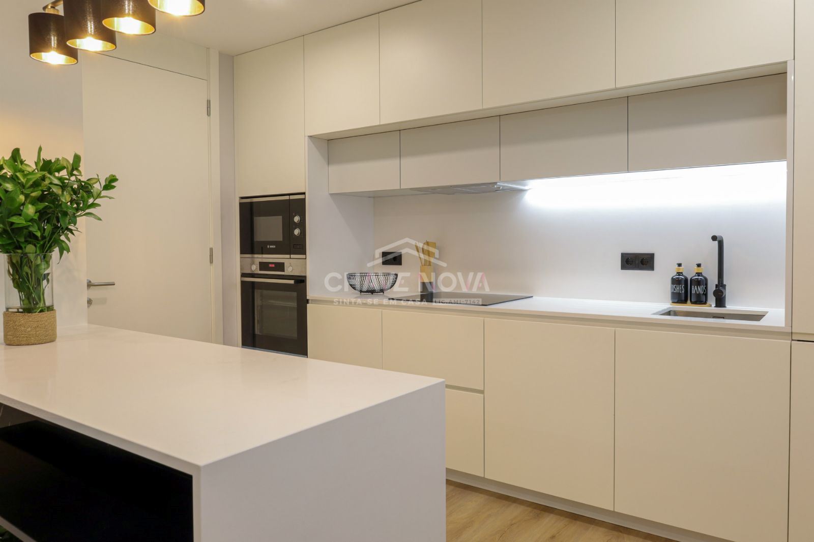 Apartamento novo T3 com varanda, em Agras - Esgueira