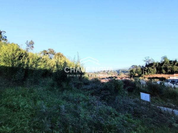 Terreno com 1410m2 para construção em Argoncilhe