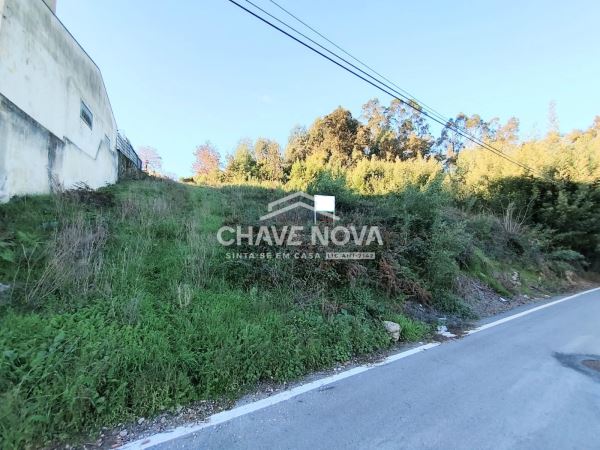 Terreno com 1410m2 para construção em Argoncilhe