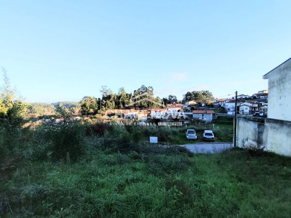 Terreno com 1410m2 para construção em Argoncilhe