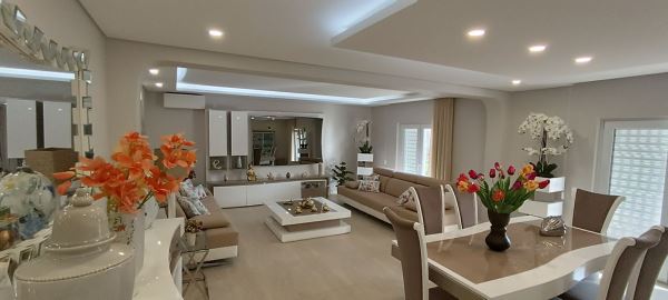 Magnífica Vivenda T5 em área residencial de Quarteira