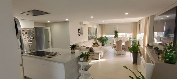 Magnífica Vivenda T5 em área residencial de Quarteira