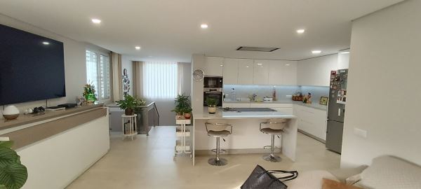 Magnífica Vivenda T5 em área residencial de Quarteira