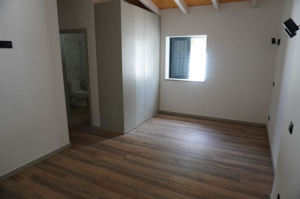 Moradia remodelada com 2620m2 de terreno