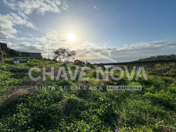 Quinta c/ terreno (23.890 m2) no Caniço de Baixo - Vistas Mar