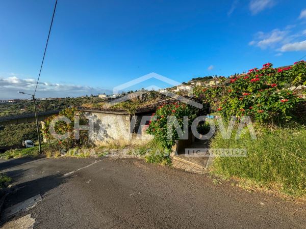 Quinta c/ terreno (23.890 m2) no Caniço de Baixo - Vistas Mar