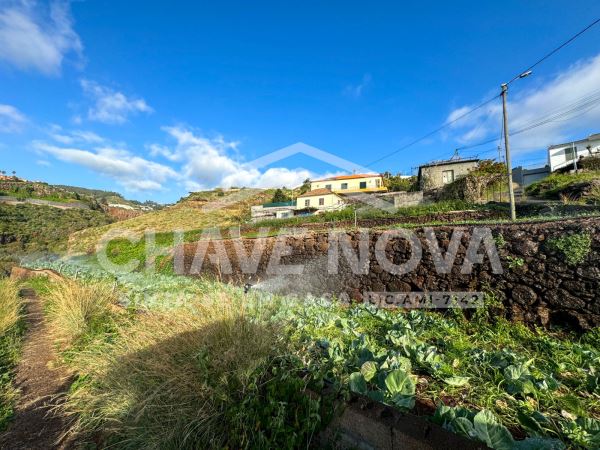 Quinta c/ terreno (23.890 m2) no Caniço de Baixo - Vistas Mar