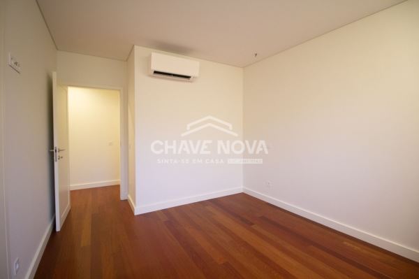 Arrendamento Apartamento T3 Novo em Matosinhos Sul próximo à praia