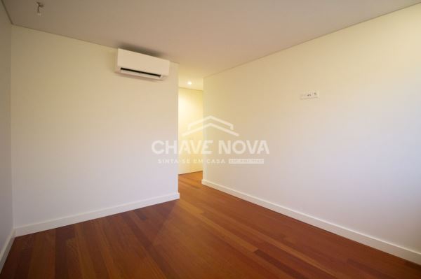 Arrendamento Apartamento T3 Novo em Matosinhos Sul próximo à praia