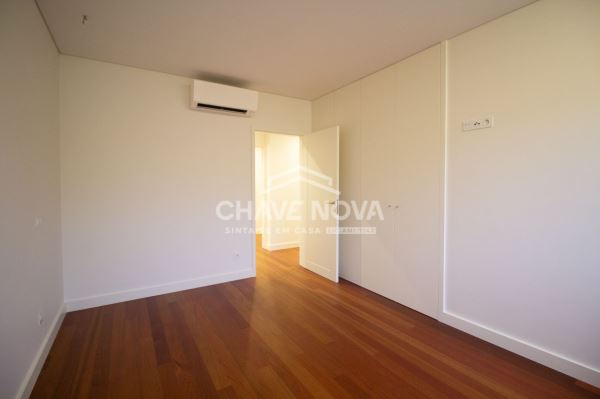 Arrendamento Apartamento T3 Novo em Matosinhos Sul próximo à praia