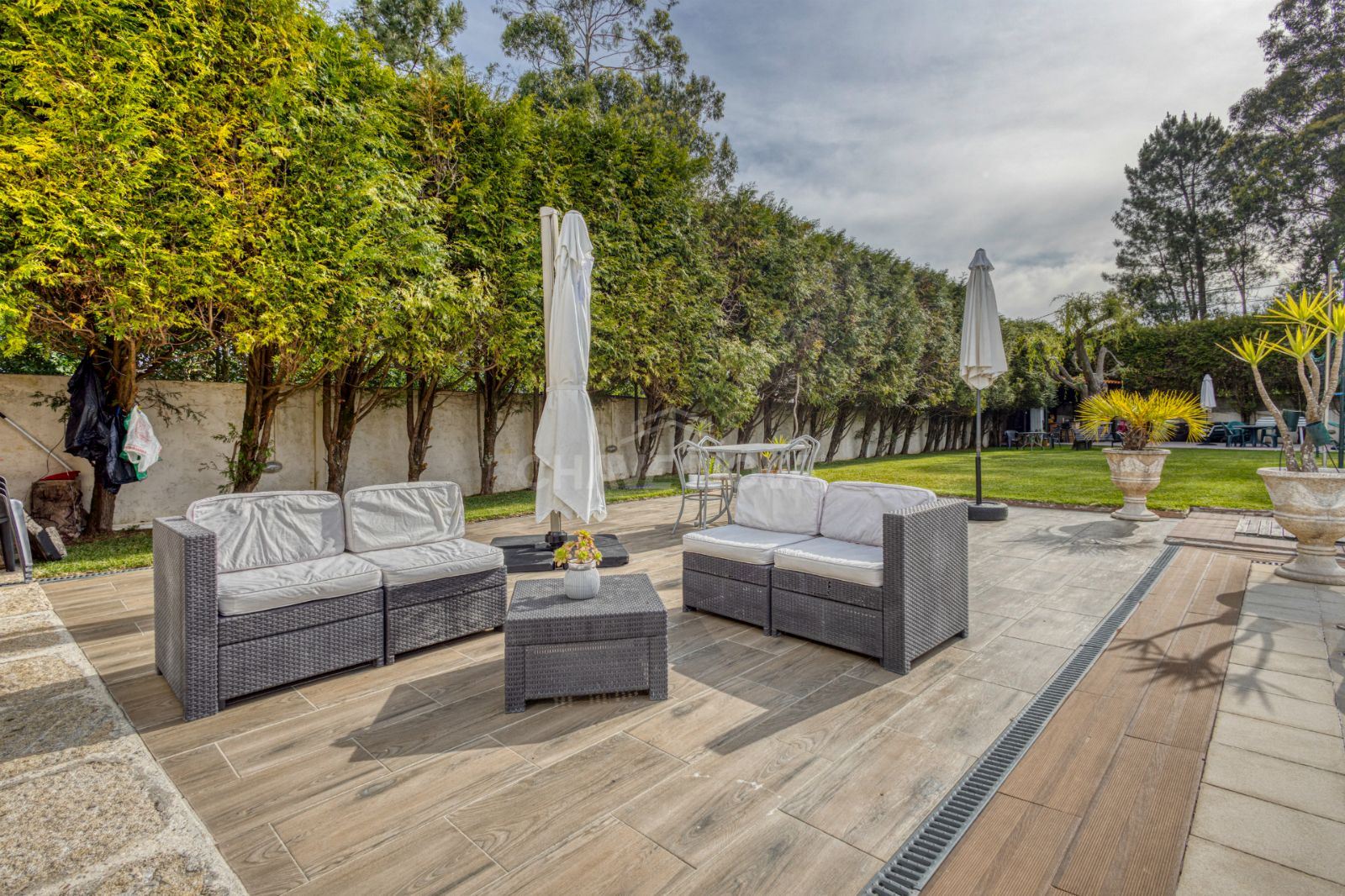 Moradia isolada V4, com 1538m2 de terreno, jardim, piscina, aréa de lazer e anexo habitacional - Espinho