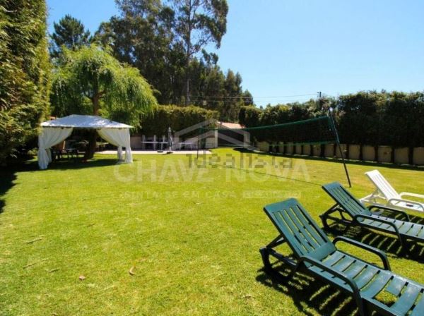 Moradia isolada V4, com 1538m2 de terreno, jardim, piscina, aréa de lazer e anexo habitacional - Espinho