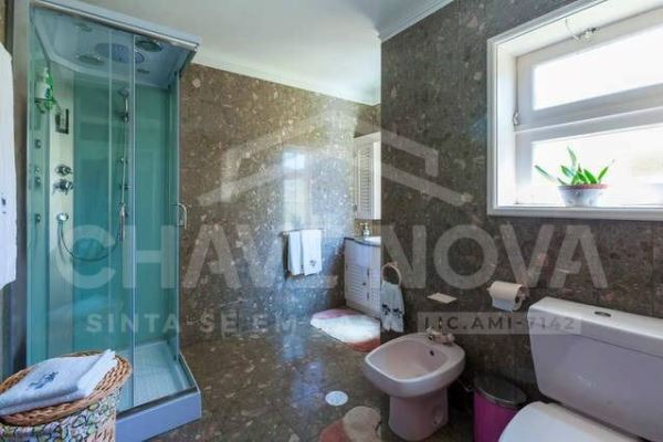 Moradia isolada V4, com 1538m2 de terreno, jardim, piscina, aréa de lazer e anexo habitacional - Espinho
