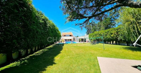 Moradia isolada V4, com 1538m2 de terreno, jardim, piscina, aréa de lazer e anexo habitacional - Espinho